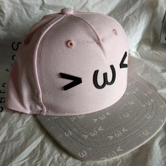 Miniso pink and grey snapback adjustable cap - Picture 2 of 7